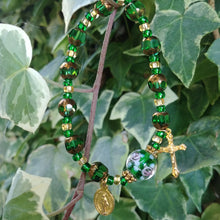 Load image into Gallery viewer, Emerald and Gold Rosary Bracelet