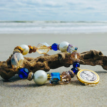 Load image into Gallery viewer, Holy Family gold bracelet