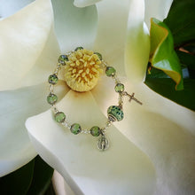 Load image into Gallery viewer, Peridot and Silver Rosary Bracelet