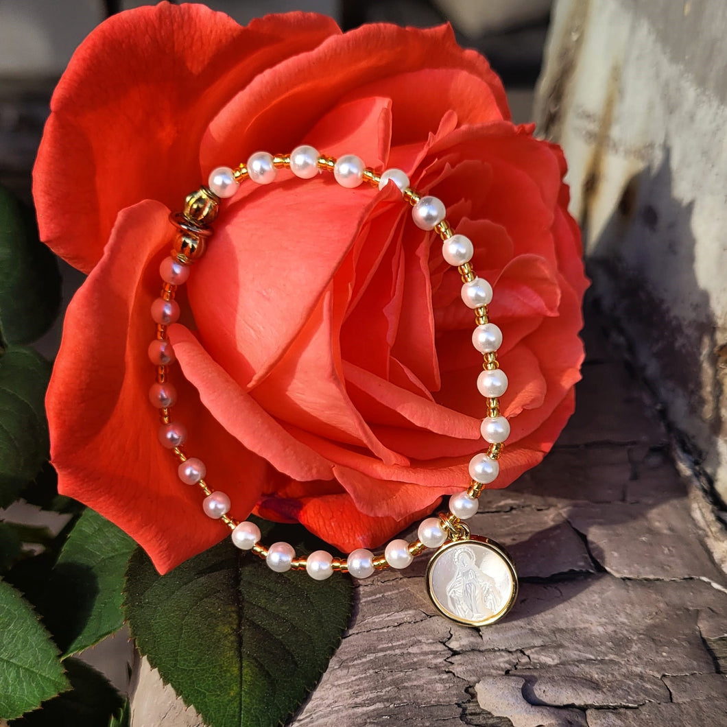 Blessed Mother Pearl bracelet